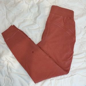 Lululemon scuba joggers size 6